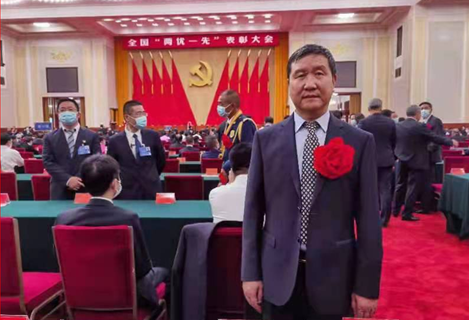 建黨百年，河北華清環(huán)境科技集團(tuán)黨總支被中共中央授予“全國(guó)先進(jìn)基層黨組織”稱號(hào)